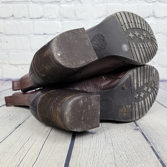 VINCE CAMUTO | Dassia leather burnished toe & heel buckle heeled boots - Picture 6 of 9